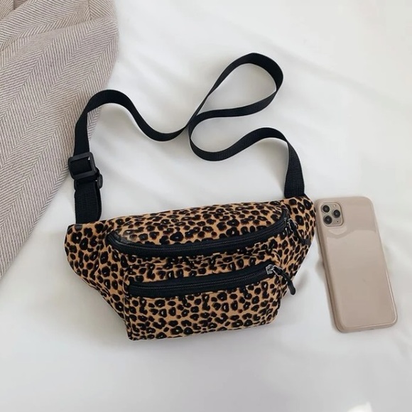 💙 Women’s Leopard Print Double Front Pockets Adjustable Strap Fanny Pack - Picture 4 of 10